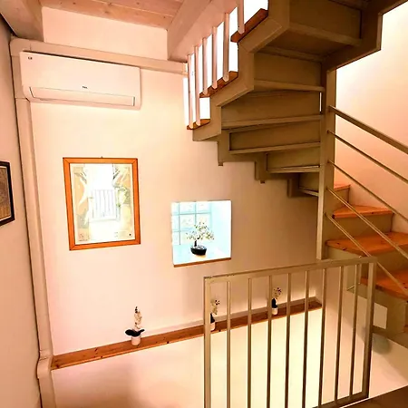 Vakantiehuis Charming 3-story With Full Kitchen, 3 Baths And Minutes To The