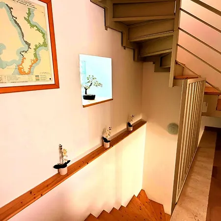 Charming 3-story With Full Kitchen, 3 Baths And Minutes To The Amantea