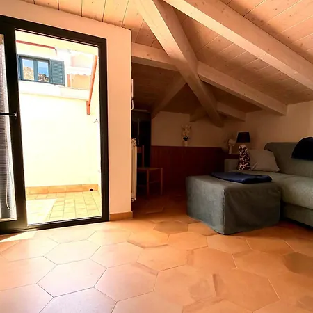 Vakantiehuis Charming 3-story With Full Kitchen, 3 Baths And Minutes To The *